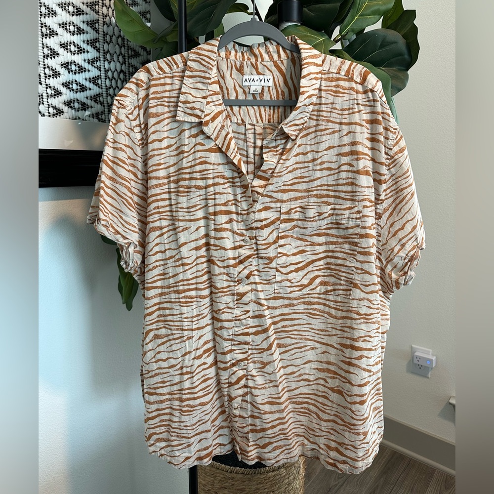 AVA & VIV | Oversized Cap Sleeve Tiger Stripe Button Down